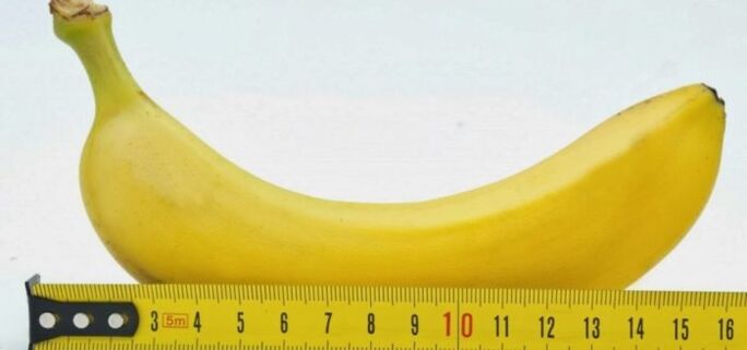 Penisvermessung am Beispiel einer Banane vor einer Vergrößerungsoperation